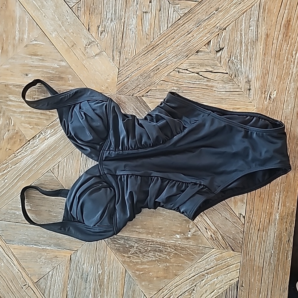 New VENUS bathing swim suit, C-D bust support cinched waist